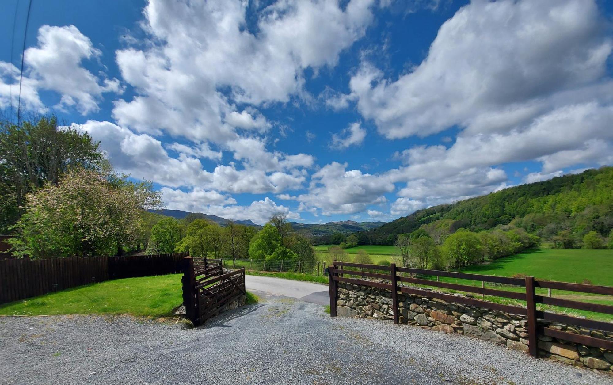 Cader Mountain View Cottage With Hot Tub In Snowdonia Долгеллау Экстерьер фото