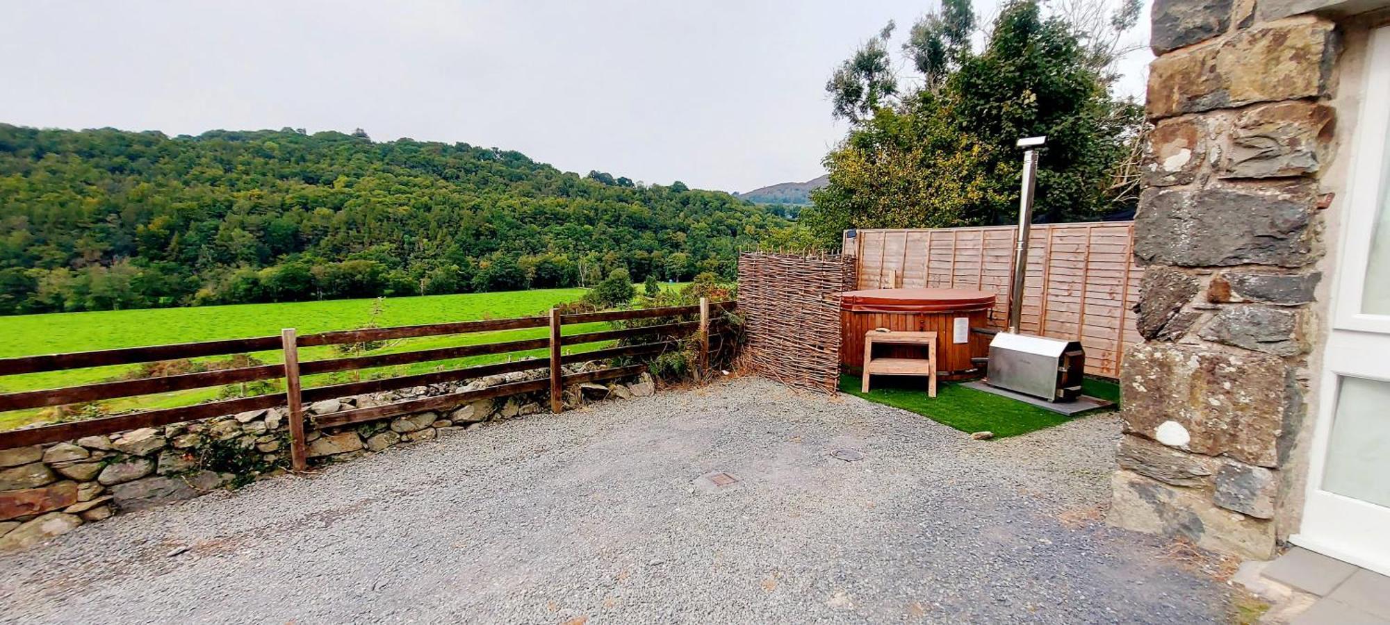 Cader Mountain View Cottage With Hot Tub In Snowdonia Долгеллау Экстерьер фото