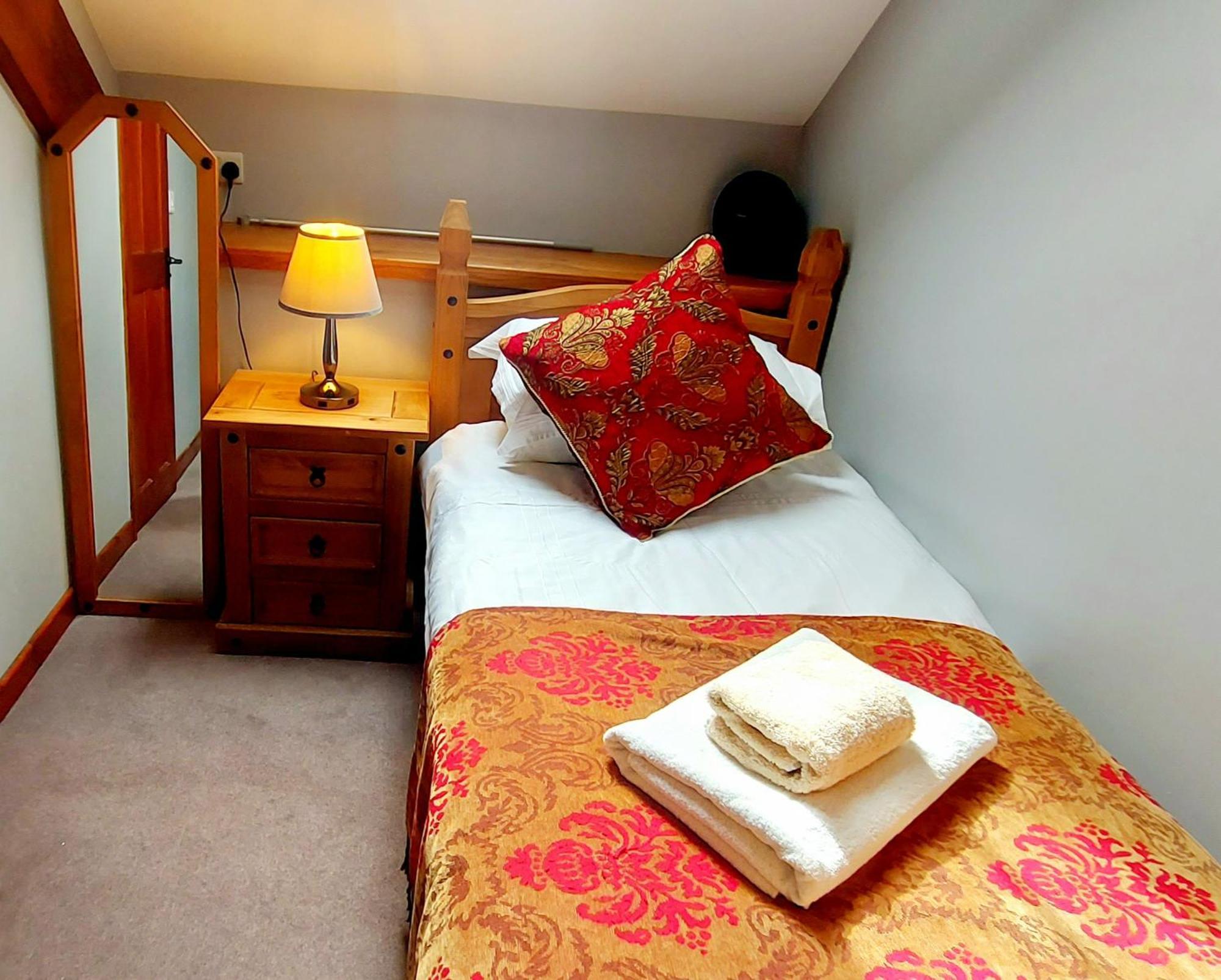Cader Mountain View Cottage With Hot Tub In Snowdonia Долгеллау Экстерьер фото